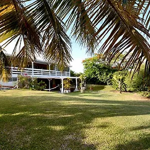 Appartement Le Petit Macabou : Les Pieds Dans L'eau, Le Vauclin